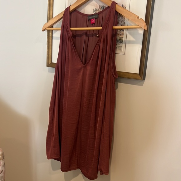 Top by Vince Camuto - Picture 3 of 4